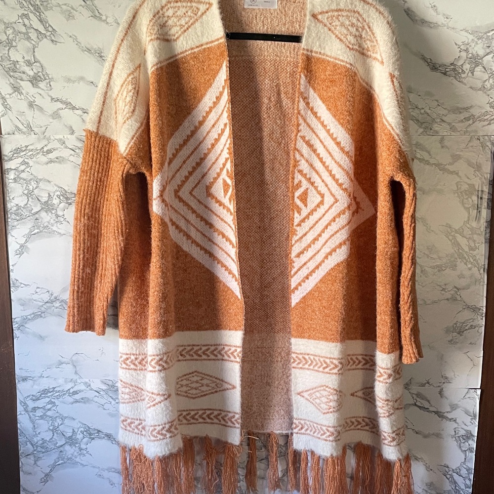Liam & Co. S Geometric Patterned Cardigan in Orange and Cream